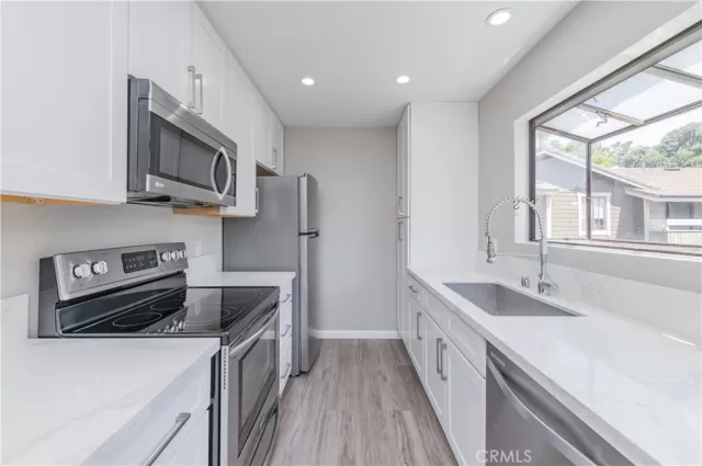 MLS: OC24183398 Condo For Sale