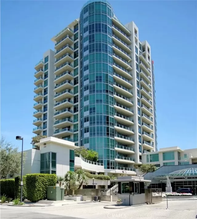 MLS: OC24183896 Condo For Sale