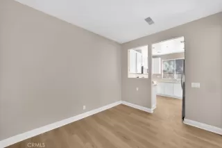 Photo #5: OC24184105 Listing 