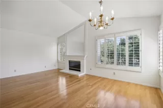 Photo #6: OC24184527 Listing 