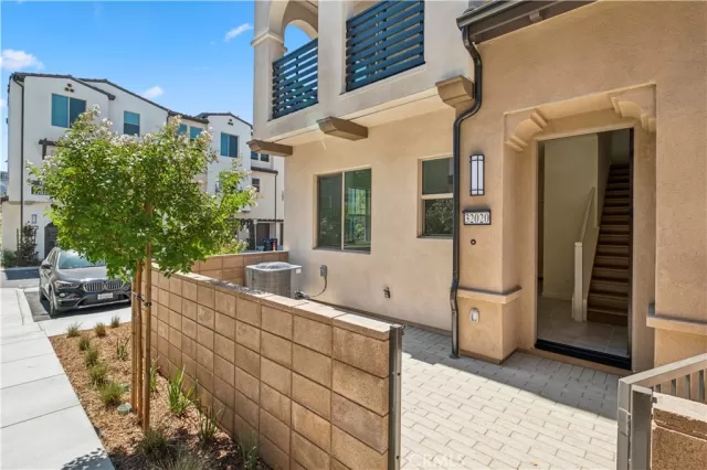 MLS: OC24184784 Condo For Sale