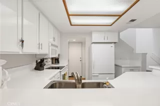 Photo #6: OC24184791 Listing 