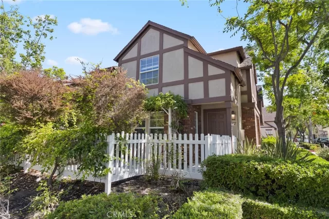 MLS: OC24185219 Condo For Sale