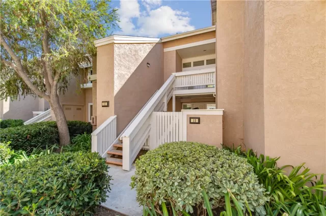 MLS: OC24185307 Condo For Sale