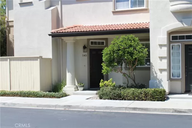 MLS: OC24185437 Condo For Sale