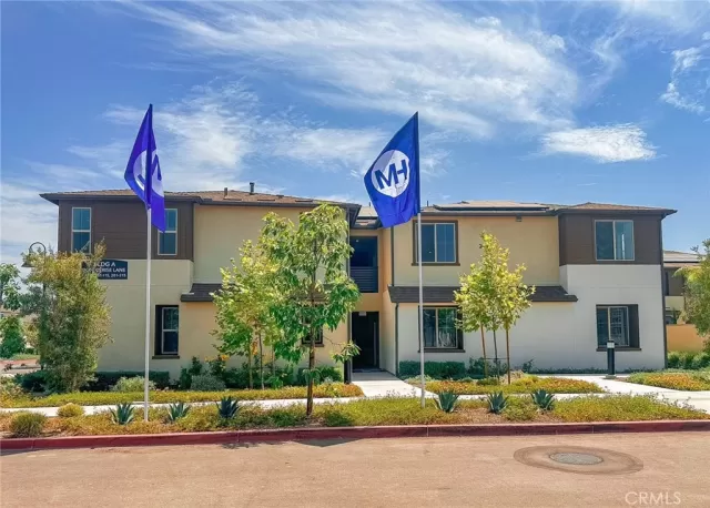 MLS: OC24185470 Condo For Sale