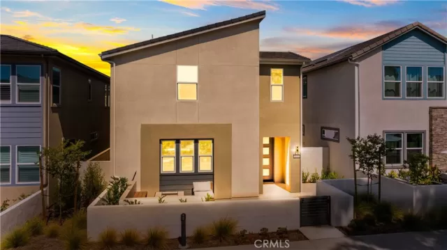 MLS: OC24186054 Condo For Sale