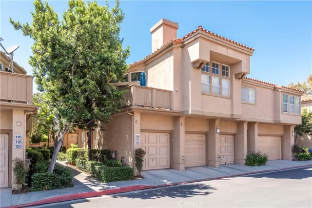 MLS: OC24186765 Condo For Sale