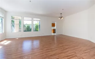 Photo #2: OC24186765 Listing 