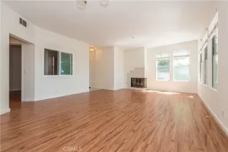 Photo #4: OC24186765 Listing 