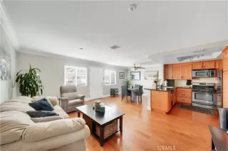 Photo #4: OC24187171 Listing