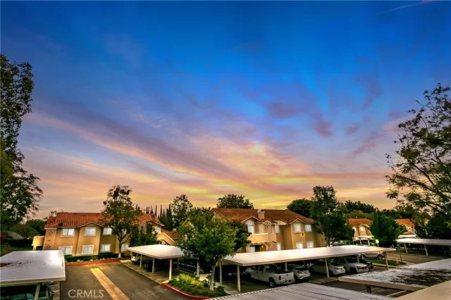 MLS: OC24187341 Condo For Sale