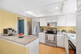 Photo #4: OC24187541 Listing 