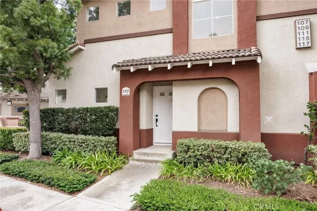 MLS: OC24187689 Condo For Sale