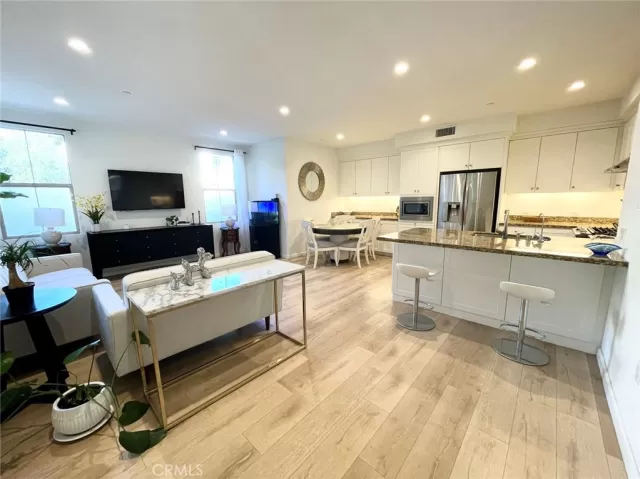 MLS: OC24187834 Condo For Sale