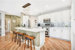 Photo #5: OC24187850 Listing 