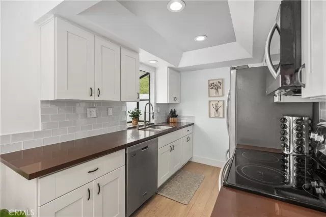 MLS: OC24188034 Condo For Sale