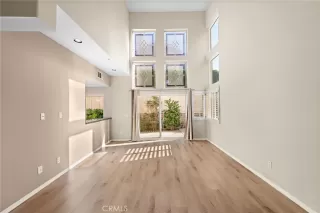 Photo #4: OC24188092 Listing 