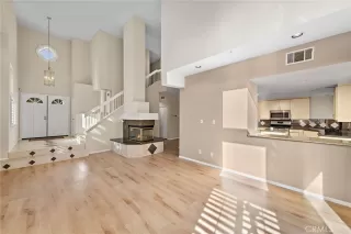 Photo #5: OC24188092 Listing 