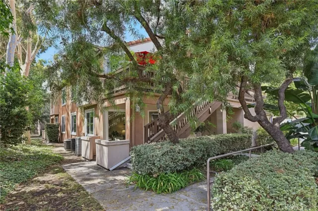 MLS: OC24188414 Condo For Sale