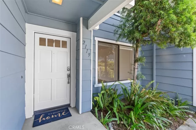 MLS: OC24190089 Condo For Sale