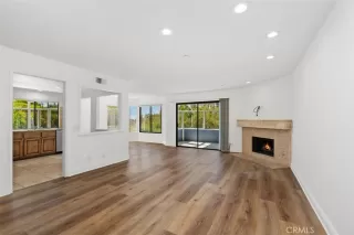 Photo #4: OC24190089 Listing 