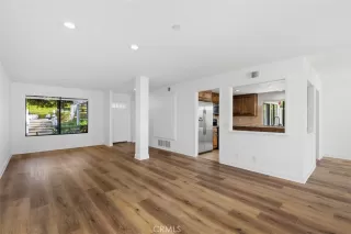 Photo #6: OC24190089 Listing 