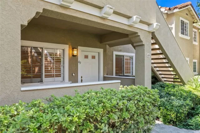 MLS: OC24190592 Condo For Sale