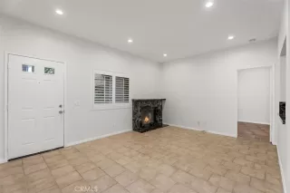 Photo #4: OC24190592 Listing