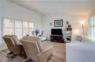 Photo #3: OC24190673 Listing 