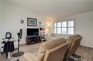 Photo #5: OC24190673 Listing 