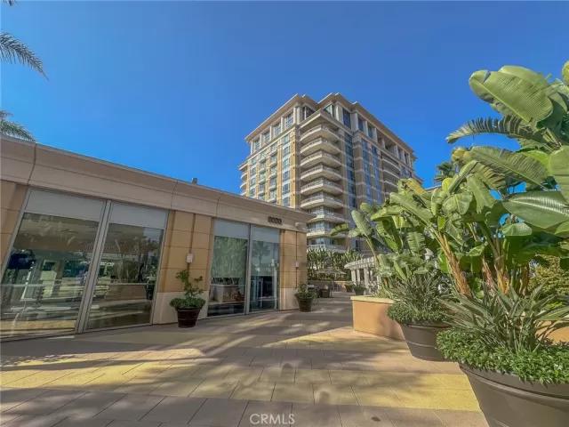 MLS: OC24191112 Condo For Sale