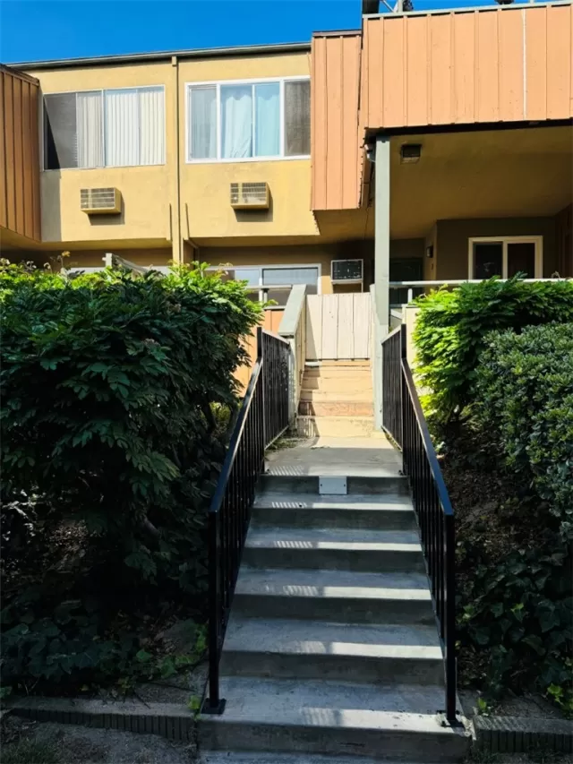 MLS: OC24191117 Condo For Sale