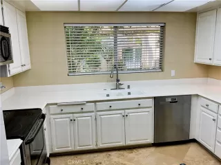 Photo #2: OC24191126 Listing