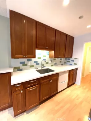 Photo #5: OC24191156 Listing