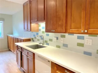 Photo #6: OC24191156 Listing