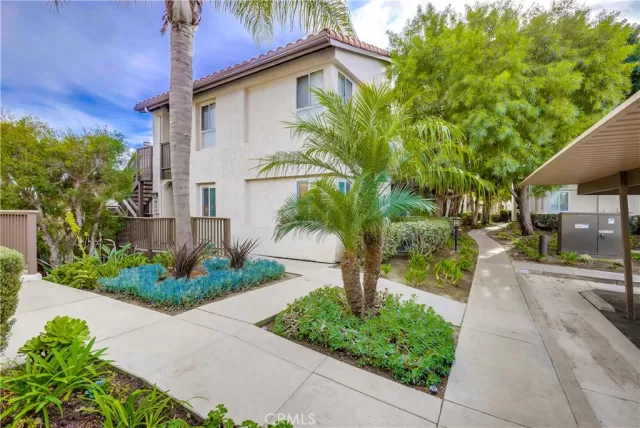 MLS: OC24191260 Condo For Sale