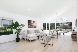 Photo #2: OC24191379 Listing 