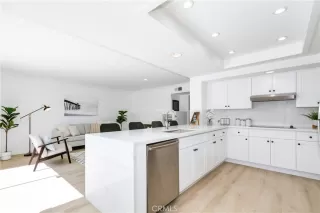 Photo #6: OC24191379 Listing 