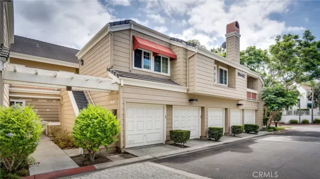 MLS: OC24191392 Condo For Sale