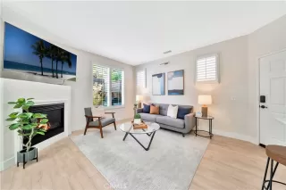 Photo #4: OC24192611 Listing 