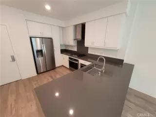 Photo #2: OC24193003 Listing