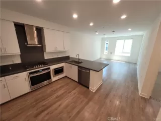 Photo #3: OC24193003 Listing