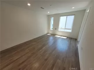 Photo #4: OC24193003 Listing