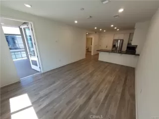 Photo #6: OC24193003 Listing