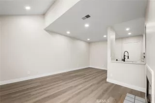 Photo #4: OC24193532 Listing 