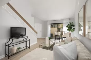 Photo #4: OC24194022 Listing