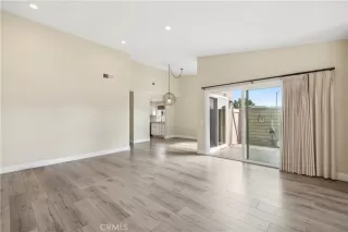 Photo #3: OC24194277 Listing 