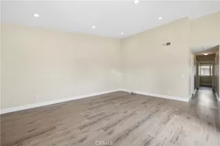 Photo #5: OC24194277 Listing 