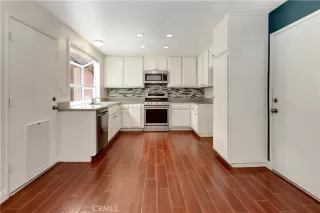 Photo #6: OC24194567 Listing 